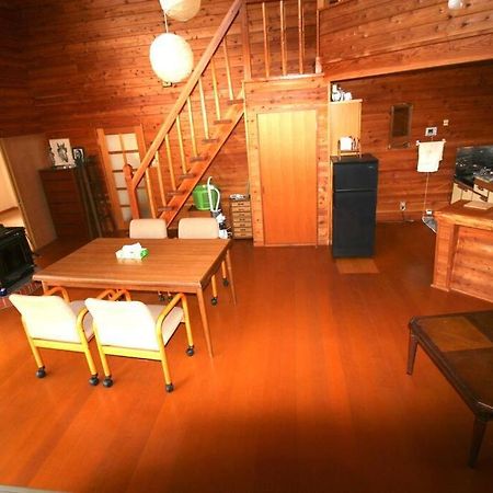 北軽井沢の貸別荘一棟貸し切り-庭とウッドデッキつき Azumaiokozan Luaran gambar